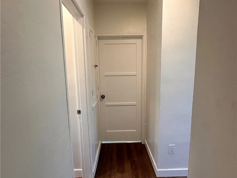 314 Wilshire Pl — Photo 13