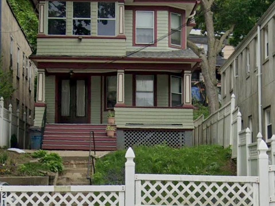 1st image of 214 Victory Blvd