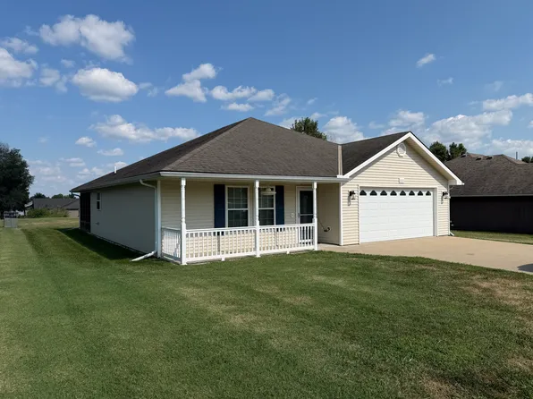 610 S Connor St, Odessa, MO 64076