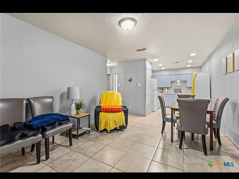 501 Sunset Ln #D — Photo 2