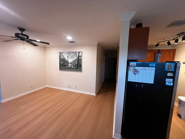 1540 NE 42nd Ct — Photo 4