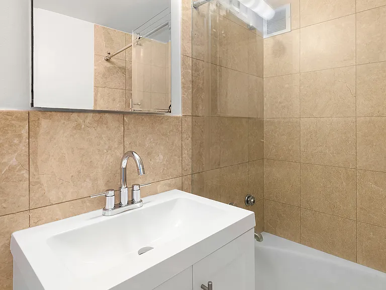 65 W 55th St #7E — Photo 5