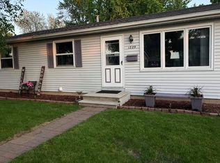 1225 E Sylvan Ave, Appleton, WI 54915