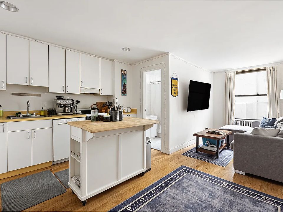 1st image of 25 Bedford St APT 3