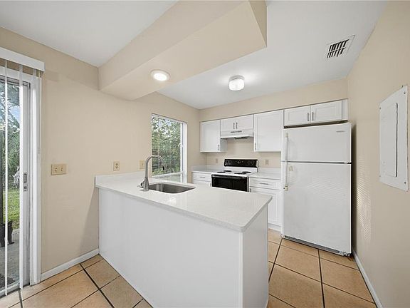 5th image of 5335 SE 28th Ln