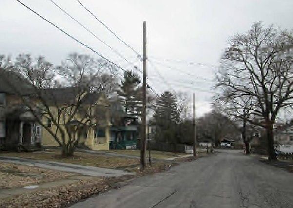 2nd image of 124 Niven St