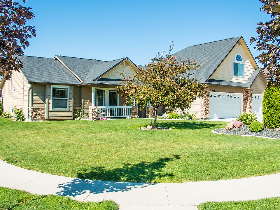 2nd image of 2104 W Moose Creek Dr