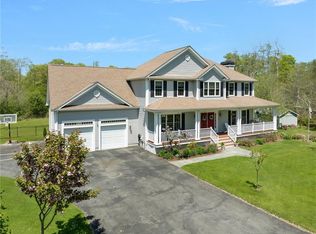 114 Teaberry Dr, Tiverton, RI 02878