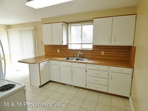 4th image of 4343 S Herman Dr