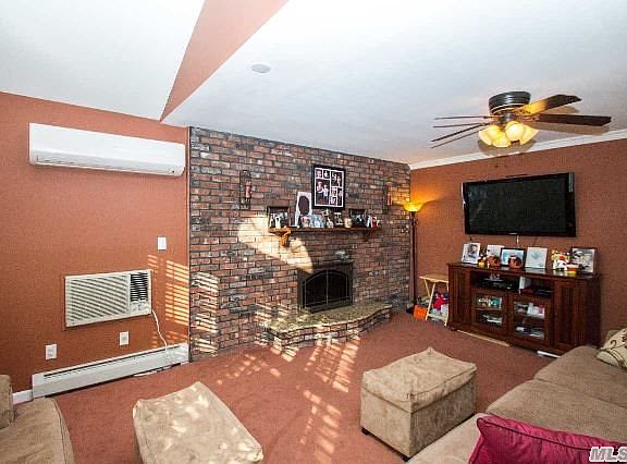 3rd image of 71 Saddle Ln