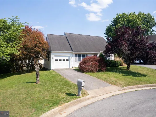 35 Oatfield Ct, Shepherdstown, WV 25443
