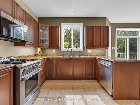 5th image of 46 Birkhall Pl