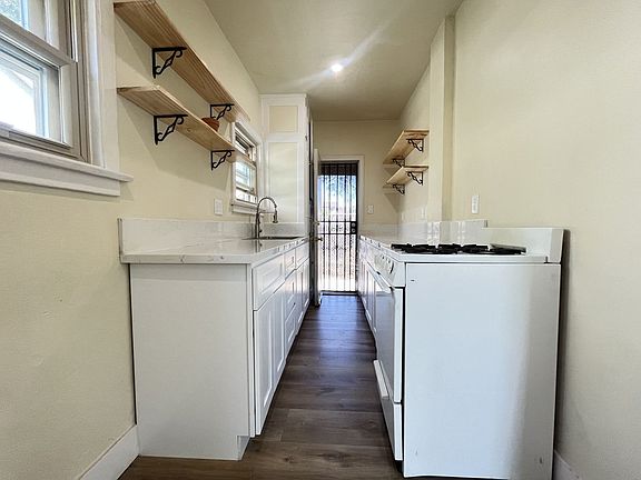 3rd image of 216 W Sunkist St #0
