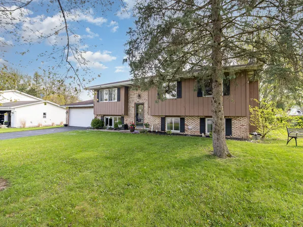 2315 Cliffbrook Ct, Crown Point, IN 46307