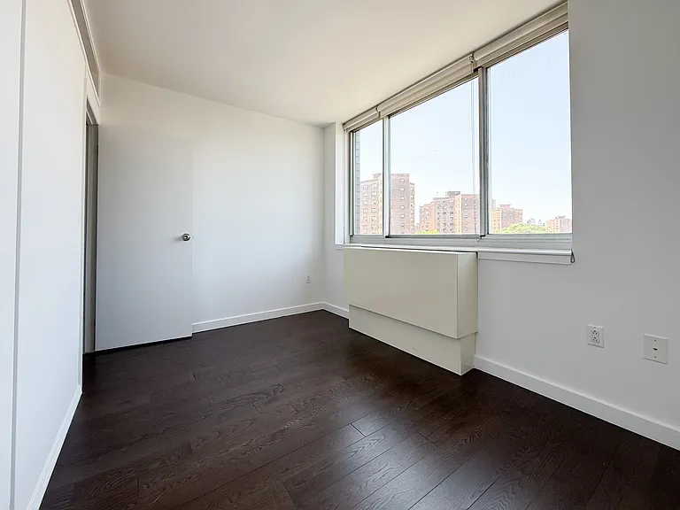 310 E 2nd St #7L — Photo 6