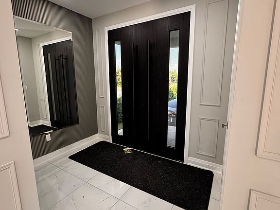 3rd image of 106 Woodward Ave
