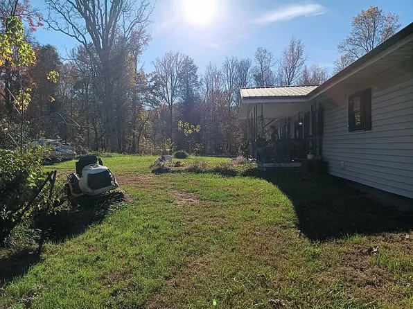 4520 Liberty Rd, Cosby, TN 37722