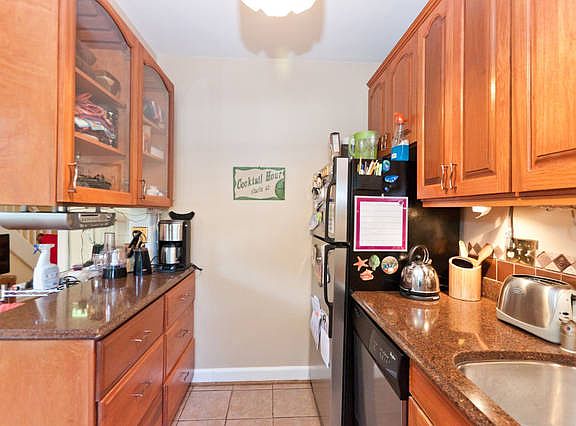 4th image of 1400 S Edgewood St APT 536