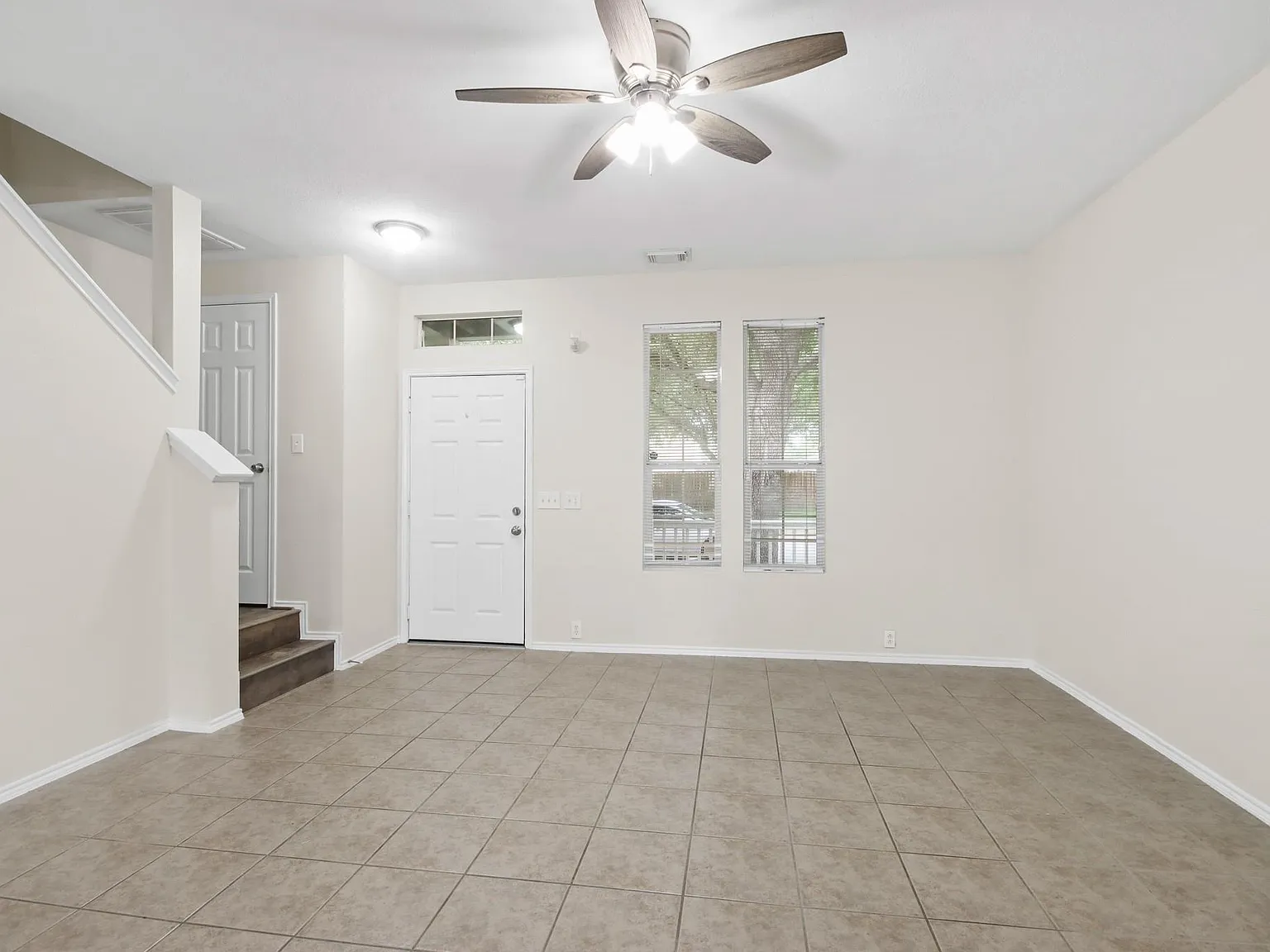 2 bed, 2.5 bath, 1240 sqft, $1,650 — Photo 3