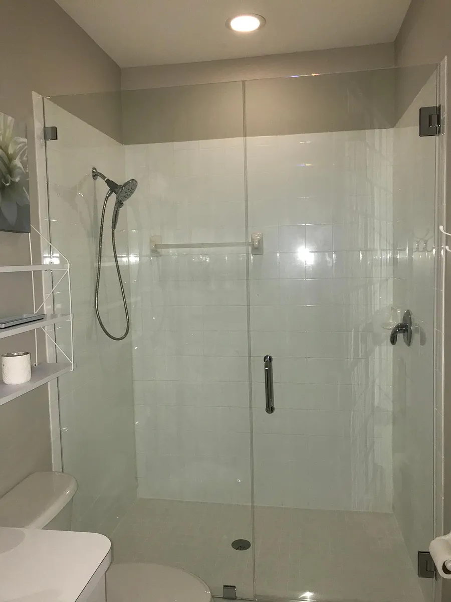 Master Shower - 21350 Lancaster Run #1424
