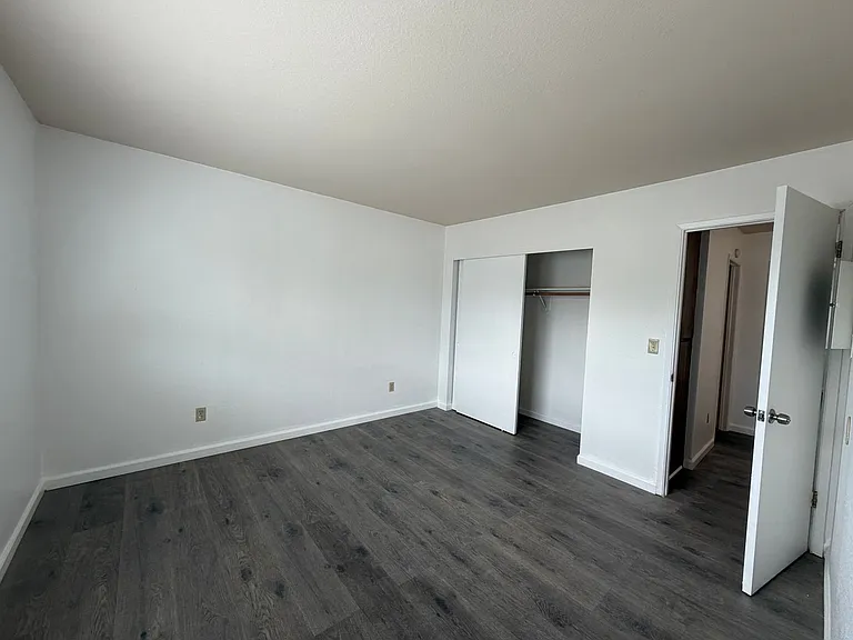 1930 Manor Pl — Photo 17