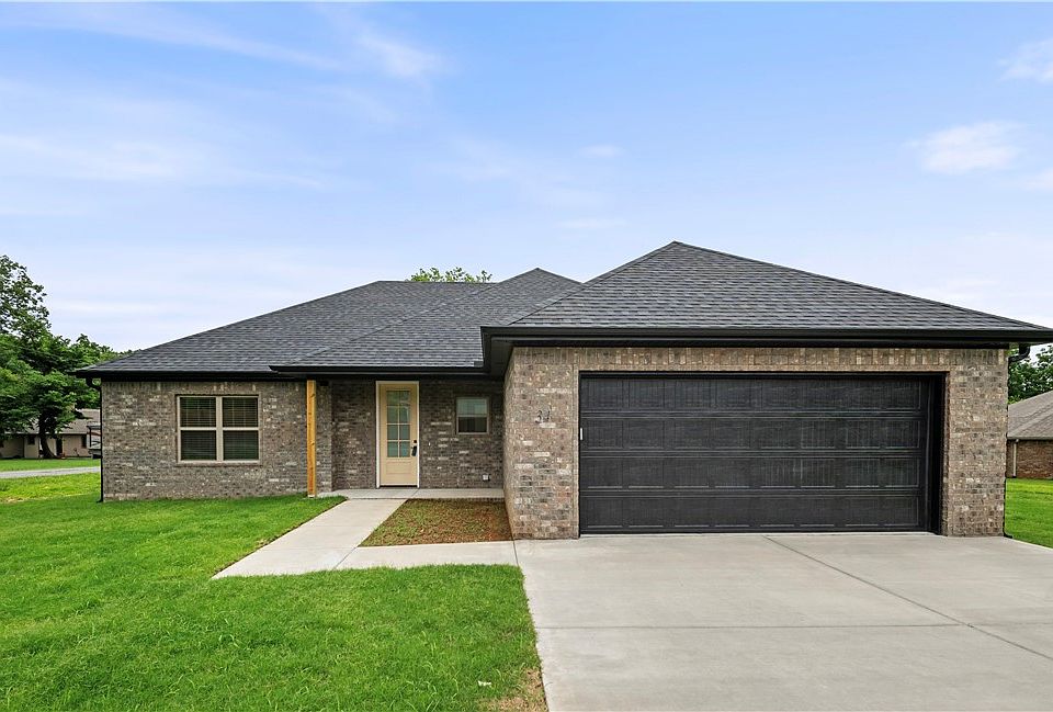 1st image of 34 Lockhart Dr