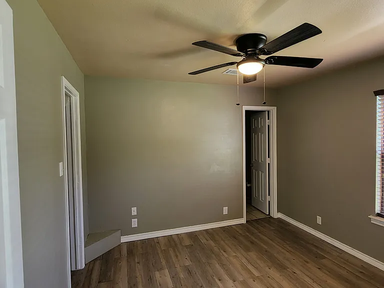 1805 Sharon Dr — Photo 8