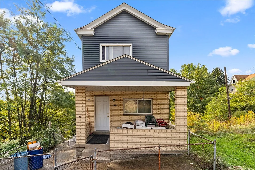 2602 Spring St photo 1