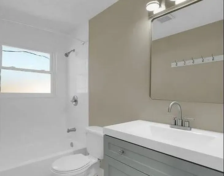 1310 Longfellow Dr — Photo 5