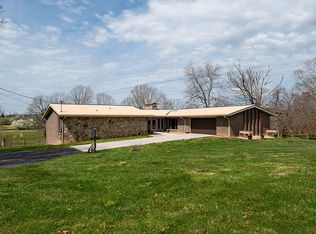 5703 Sevierville Rd, Seymour, TN 37865