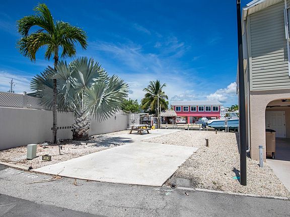 3rd image of 701 Spanish Main Dr #609