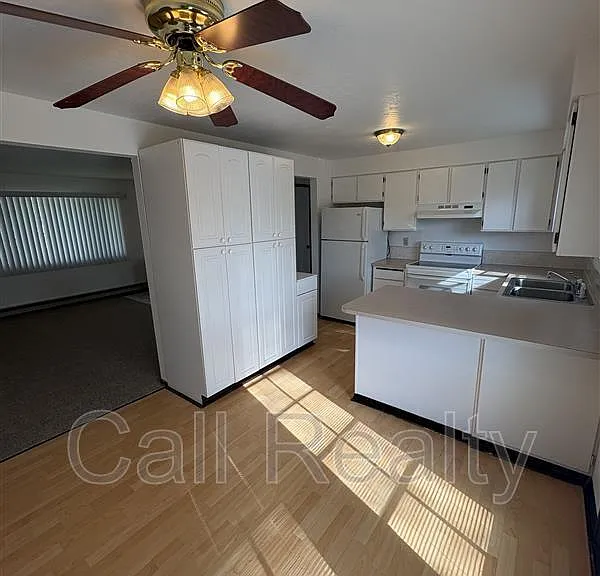 3911 S Moffitt Rd — Photo 2