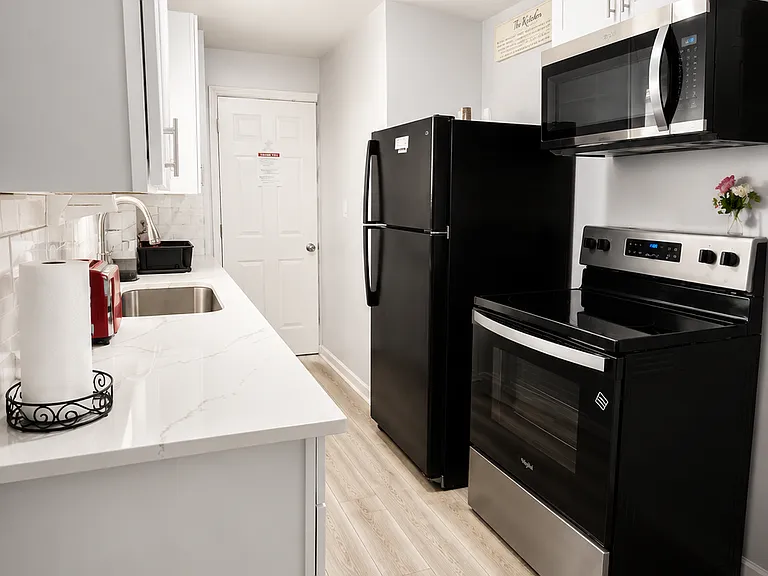 955 Camilla St SW — Photo 4