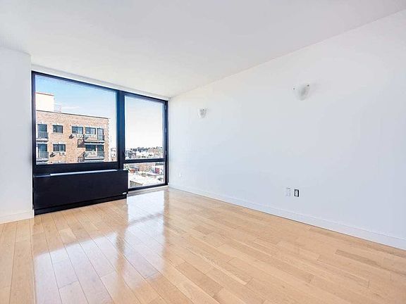 5th image of 2740 21st St #8B