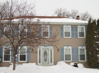 1910 Beechwood Ave, Gurnee, IL 60031