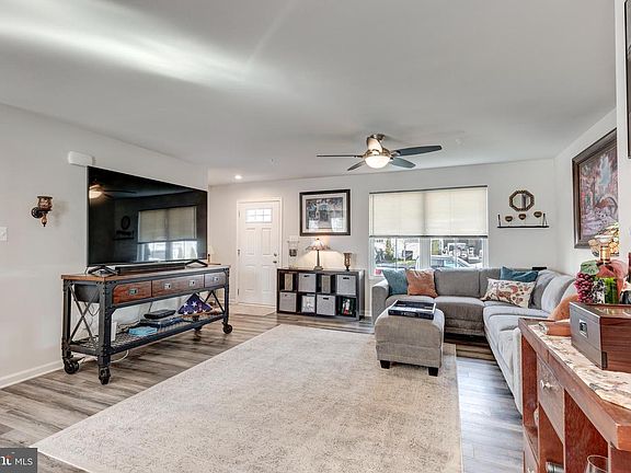 5th image of 525 Bull Run Rd