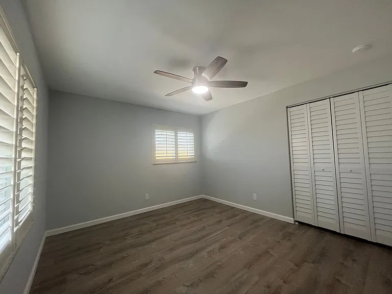 5173 Pineland Ave — Photo 15