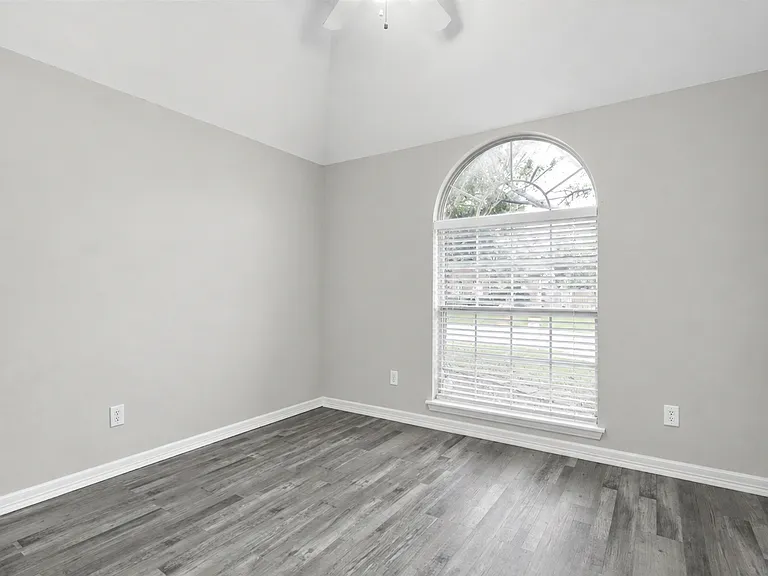 4500 Portrait Ln — Photo 17
