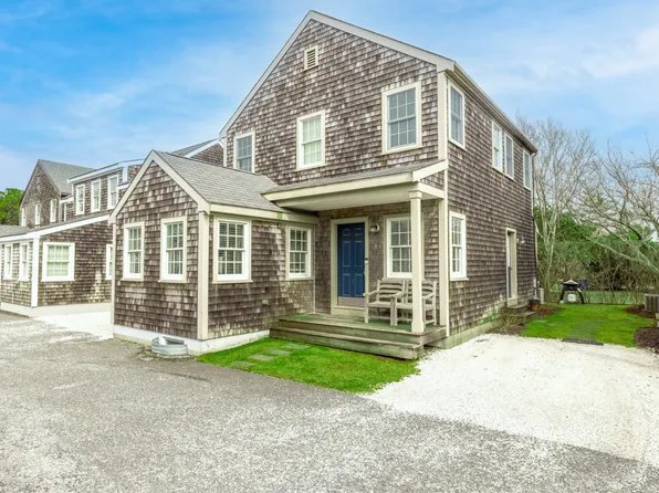 42 Nobadeer Farm Rd APT E, Nantucket, MA 02554