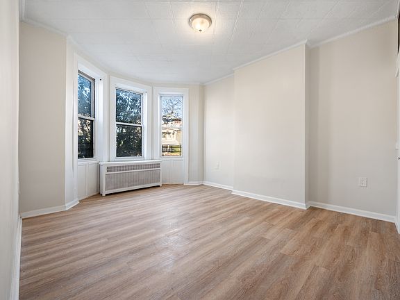 3rd image of 308 E 8th St #1