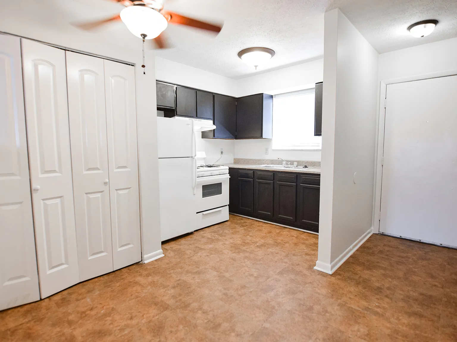 2 bed, 900 sqft, $1,095 — Photo 4