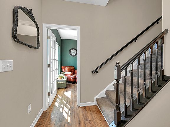 4th image of 9541 Meadow Lake Dr