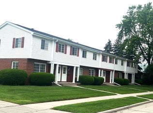1013 Moreland St, Oshkosh, WI 54902