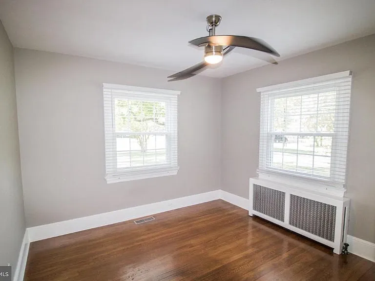 429 S Washington St — Photo 11