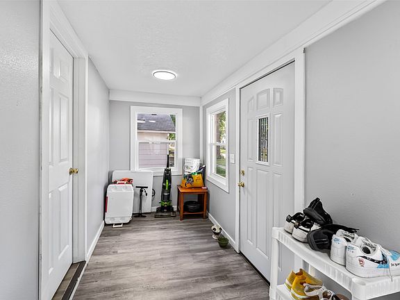 5th image of 2024 Capitol Ave