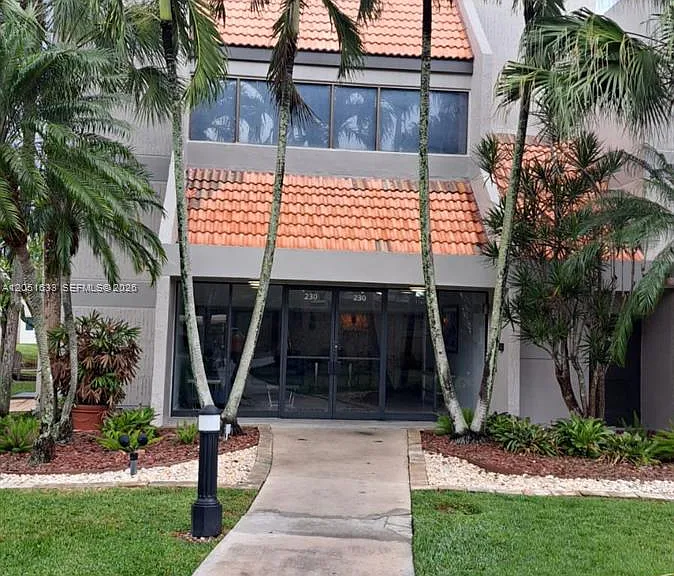 230 Lakeview Dr #310 — Photo 4