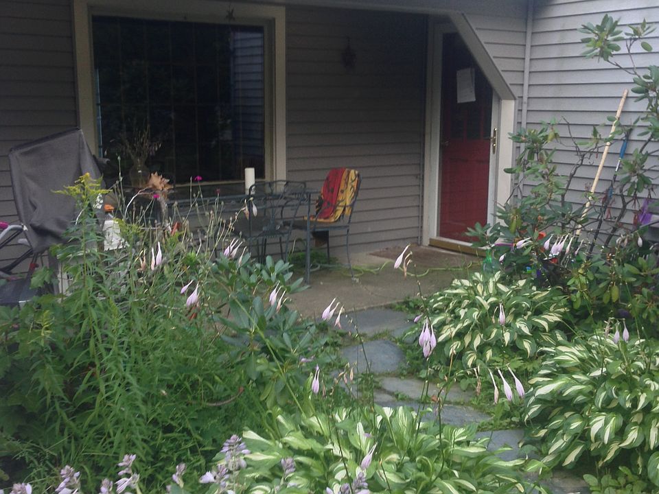 2nd image of 411 Pleasant St