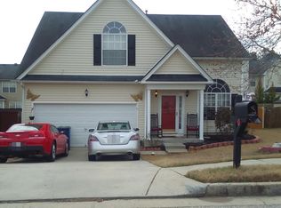 1290 Labrador Ln, Riverdale, GA