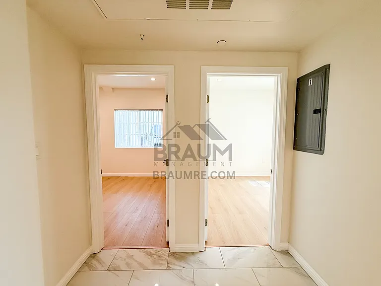 1423 Franklin St — Photo 40