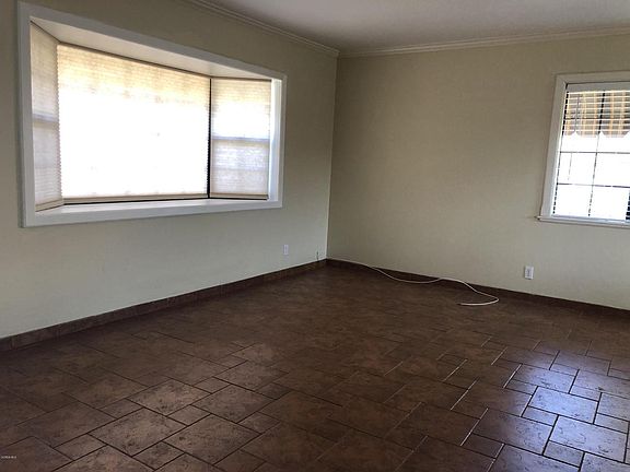 5th image of 144 W Santa Paula St